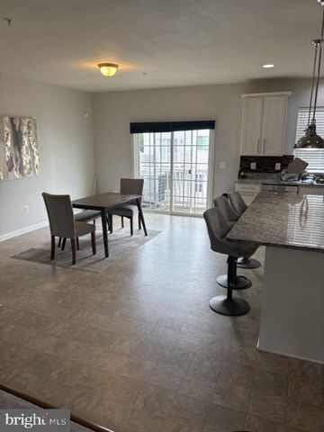 14816 MASON CREEK CIR, Woodbridge, VA 22191