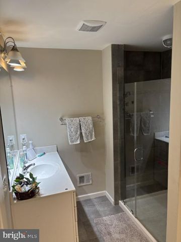 14816 MASON CREEK CIR, Woodbridge, VA 22191
