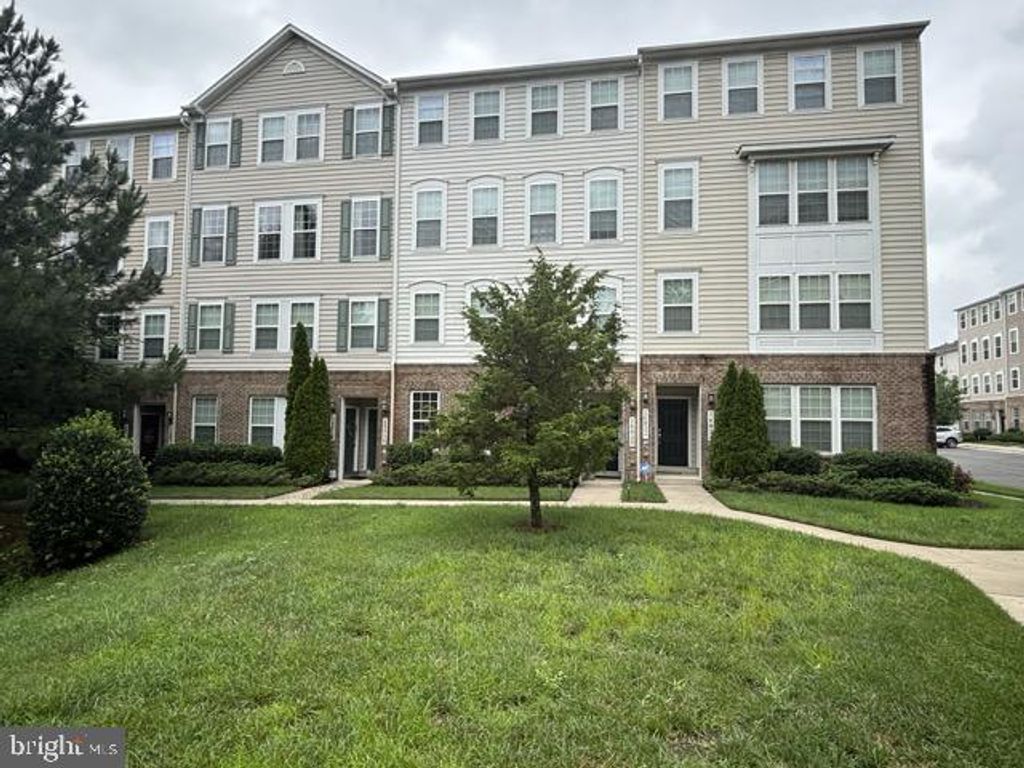 14816 MASON CREEK CIR, Woodbridge, VA 22191