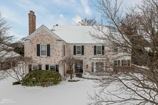 11 Dodge Place Place, Grosse Pointe, MI 48230