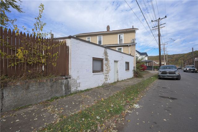 203 Short 10th St, Beaver Falls, PA 15010