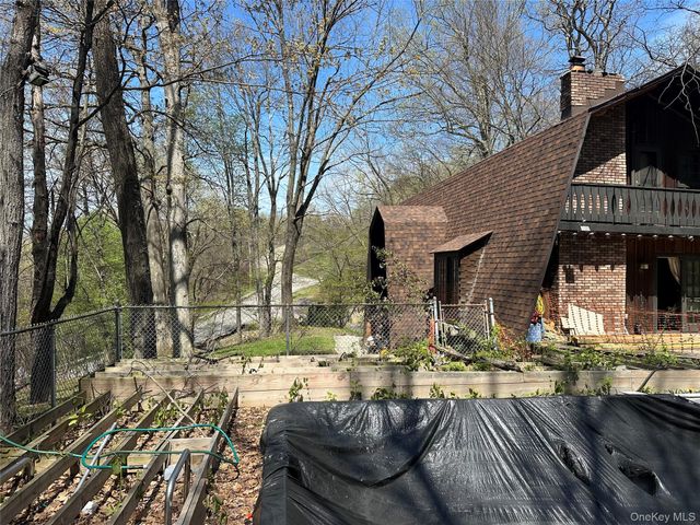 50 Dogwood Road, Hopewell Junction, NY 12533