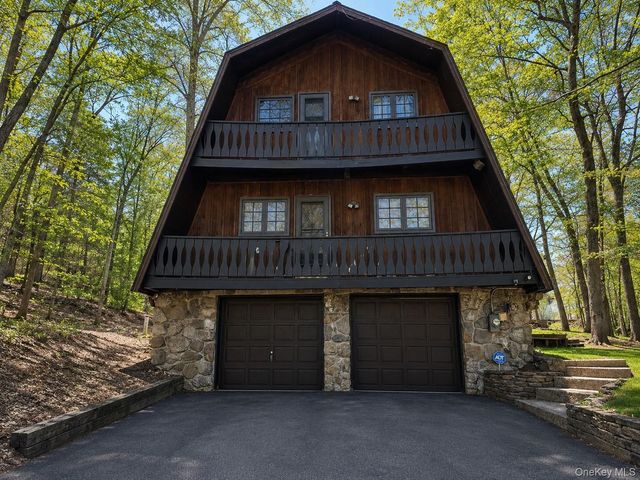50 Dogwood Road, Hopewell Junction, NY 12533