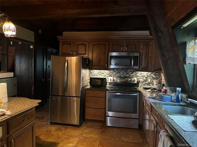50 Dogwood Road, Hopewell Junction, NY 12533