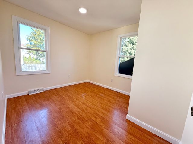 90 George St, Brockton, MA 02302