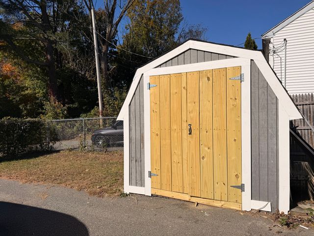 90 George St, Brockton, MA 02302