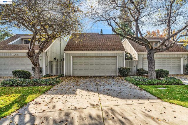 7332 Stonedale Dr, Pleasanton, CA 94588