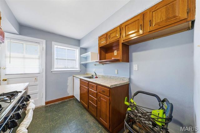 3057 Arlmont Drive, Bel-nor, MO 63121