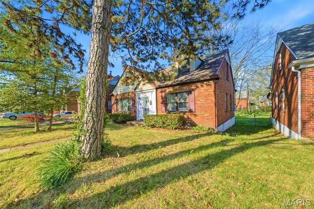 3057 Arlmont Drive, Bel-nor, MO 63121