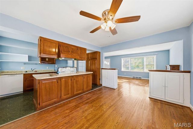 3057 Arlmont Drive, Bel-nor, MO 63121
