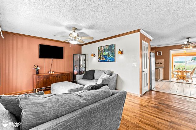 7353 E Maple Avenue, Grand Blanc, MI 48439