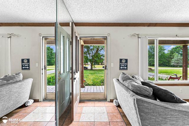 7353 E Maple Avenue, Grand Blanc, MI 48439