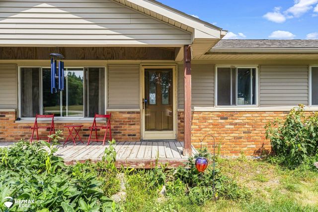 7353 E Maple Avenue, Grand Blanc, MI 48439