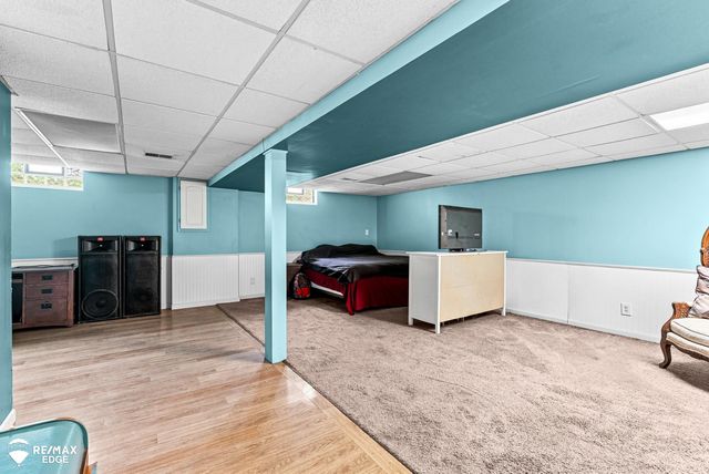 7353 E Maple Avenue, Grand Blanc, MI 48439