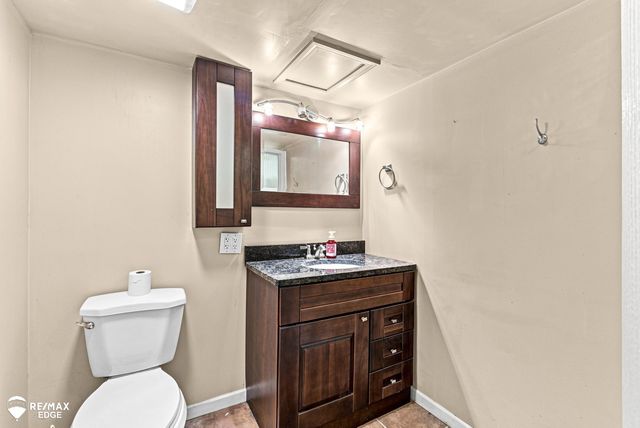 7353 E Maple Avenue, Grand Blanc, MI 48439