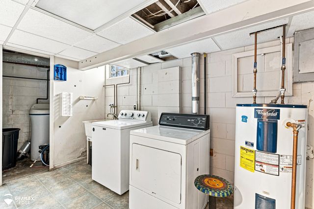 7353 E Maple Avenue, Grand Blanc, MI 48439