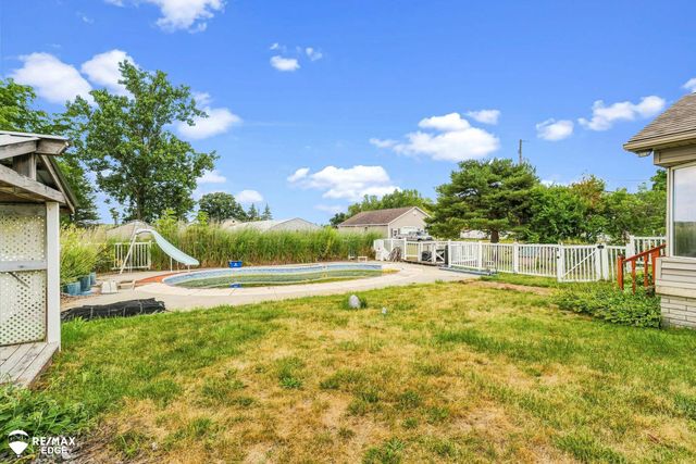 7353 E Maple Avenue, Grand Blanc, MI 48439