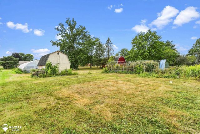 7353 E Maple Avenue, Grand Blanc, MI 48439