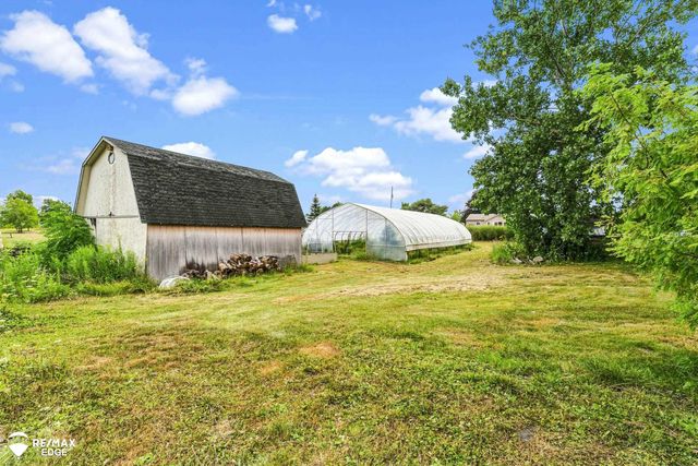 7353 E Maple Avenue, Grand Blanc, MI 48439
