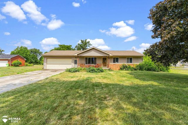 7353 E Maple Avenue, Grand Blanc, MI 48439