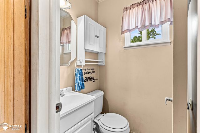 7353 E Maple Avenue, Grand Blanc, MI 48439