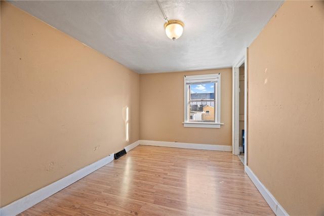 100 2nd St, Avonmore, PA 15618