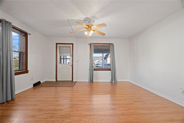 100 2nd St, Avonmore, PA 15618