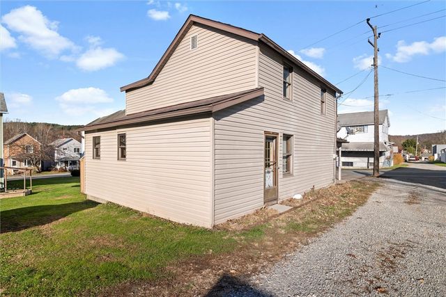 100 2nd St, Avonmore, PA 15618