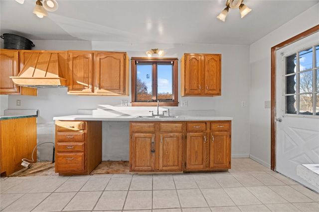 100 2nd St, Avonmore, PA 15618