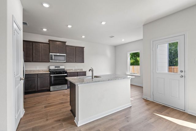 8436 White Wolf Trail, Ponder, TX 76259