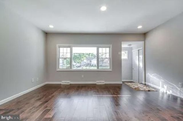 34 RICHARDS AVE, Pine Hill, NJ 08021