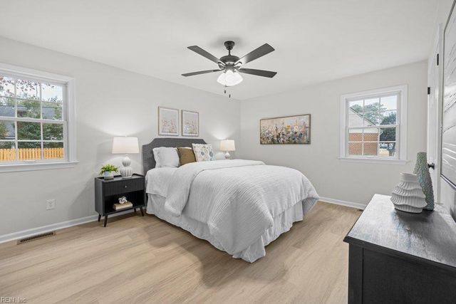 407 Pines Of Warrick DR, Chesapeake, VA 23322