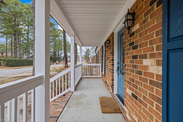 407 Pines Of Warrick DR, Chesapeake, VA 23322