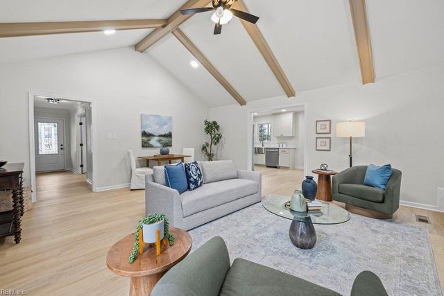 407 Pines Of Warrick DR, Chesapeake, VA 23322