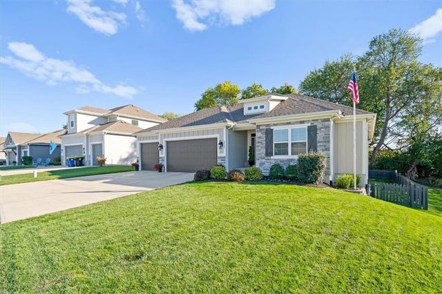 2787 SW 12th Terrace, Lee's Summit, MO 64081