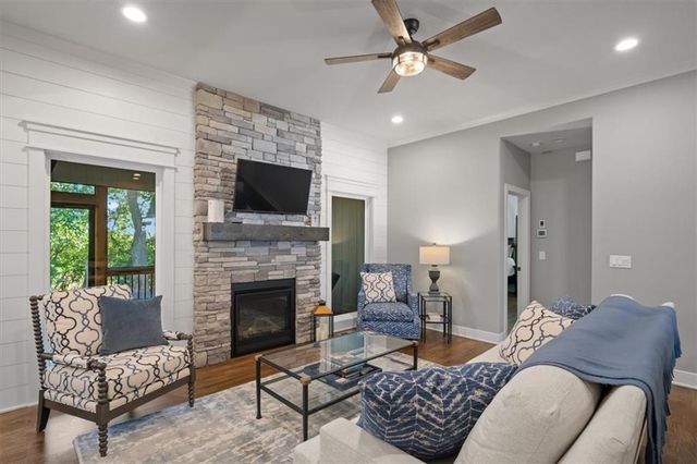 2787 SW 12th Terrace, Lee's Summit, MO 64081