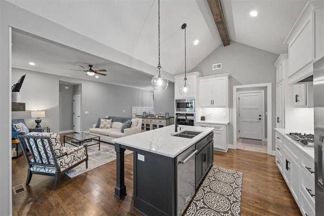 2787 SW 12th Terrace, Lee's Summit, MO 64081