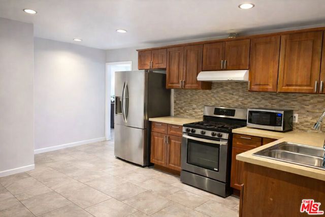 2818 S Normandie Avenue, Los Angeles, CA 90007