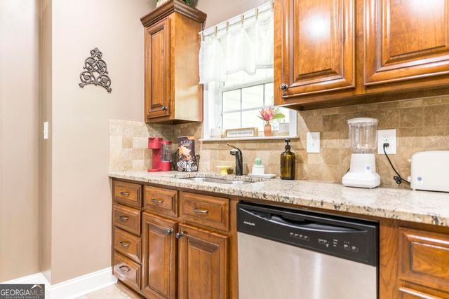 308 Flowing Meadows Drive, Kathleen, GA 31047