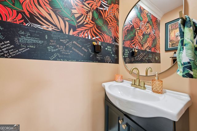 233 LaGrange Street, Newnan, GA 30263