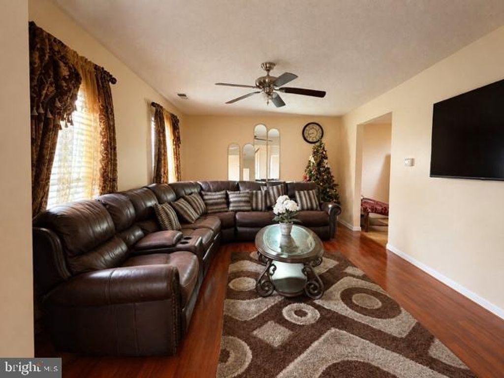 4626 MURRAY ST, BRISTOL, PA 19007 — photo 4