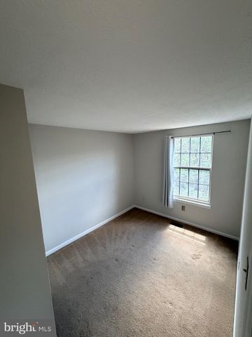 13953 WINDING RIDGE LN, Centreville, VA 20121