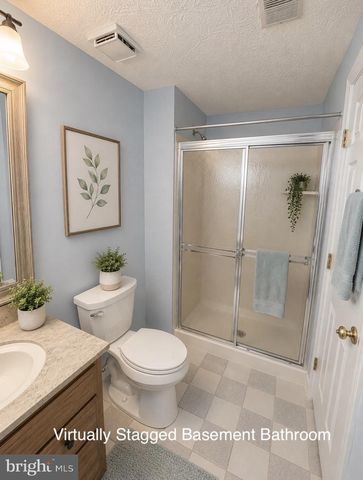 13953 WINDING RIDGE LN, Centreville, VA 20121