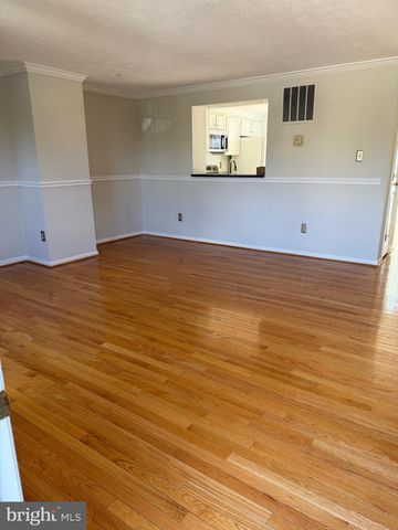 13953 WINDING RIDGE LN, Centreville, VA 20121