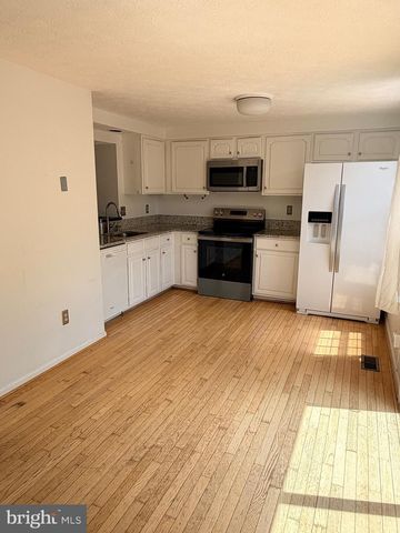 13953 WINDING RIDGE LN, Centreville, VA 20121