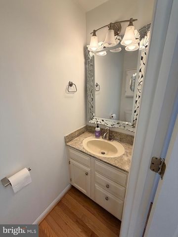 13953 WINDING RIDGE LN, Centreville, VA 20121