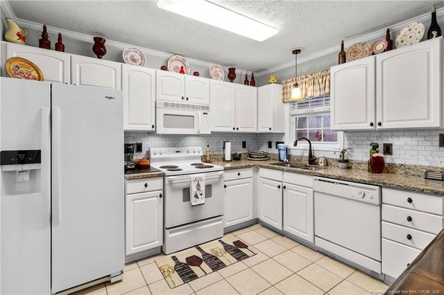 425 Cityview Lane, Fayetteville, NC 28301