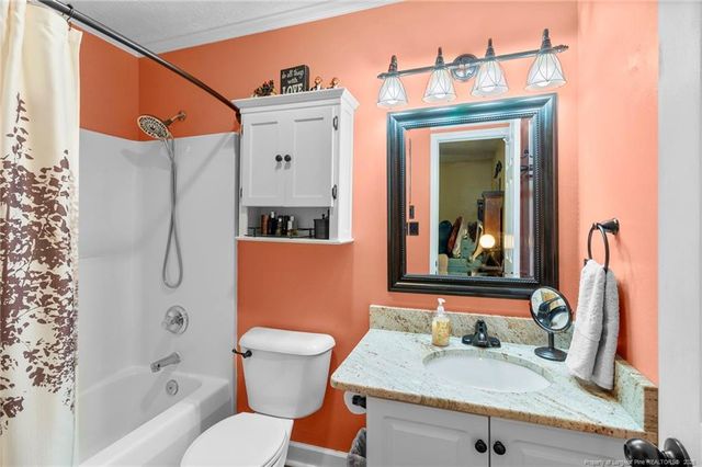 425 Cityview Lane, Fayetteville, NC 28301