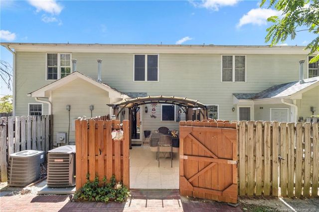 425 Cityview Lane, Fayetteville, NC 28301
