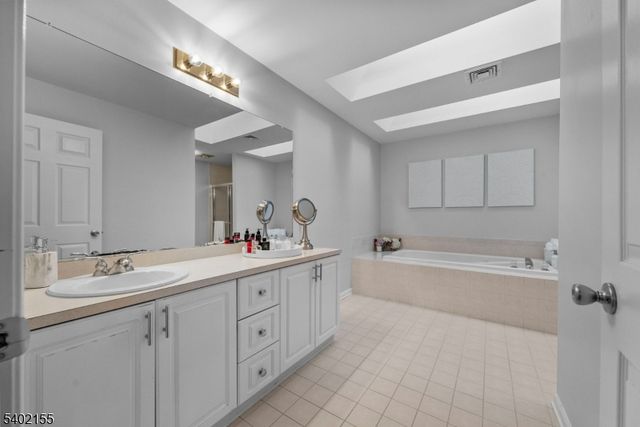 27 Cobblestone Ter, Montville Twp., NJ 07045
